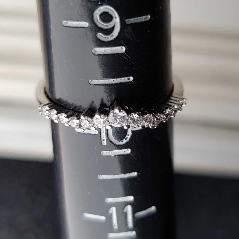 Fragrant Jewels stackable ring - Picture 2 of 3